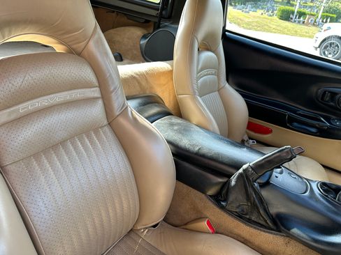 Used 2000 Chevrolet Corvette image 14