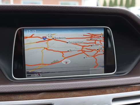 Used 2014 Mercedes-Benz E 350 4MATIC Sport image 27