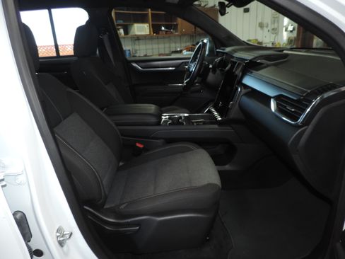 Used 2025 GMC Acadia Elevation image 20