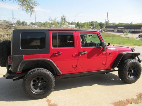 Used 2011 Jeep Wrangler Rubicon image 10