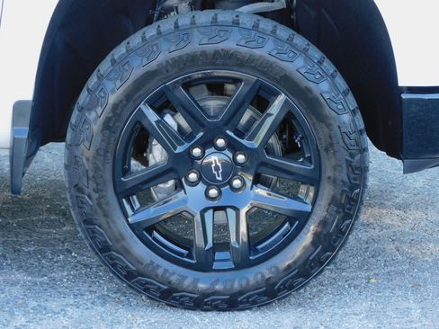 Used 2024 Chevrolet Silverado 1500 LT Trail Boss image 18