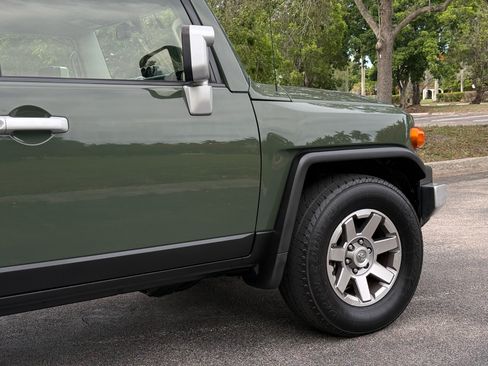 Used 2014 Toyota FJ Cruiser AWD/4WD image 52