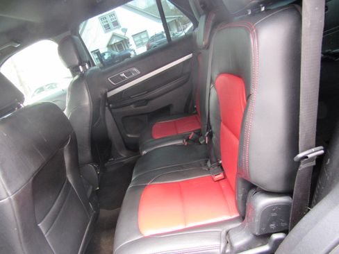 Used 2017 Ford Explorer Limited image 15