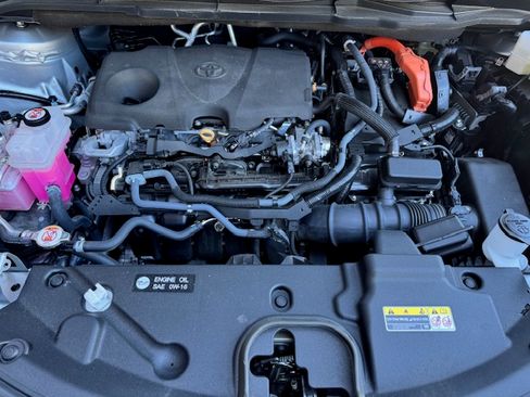 Used 2022 Toyota Sienna XLE image 21