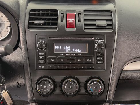 Used 2013 Subaru Impreza 2.0i Premium image 11