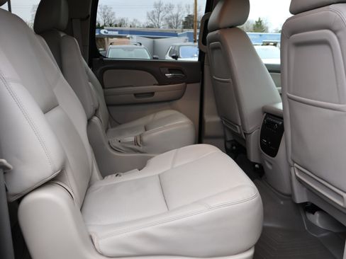 Used 2014 Chevrolet Suburban LTZ image 15