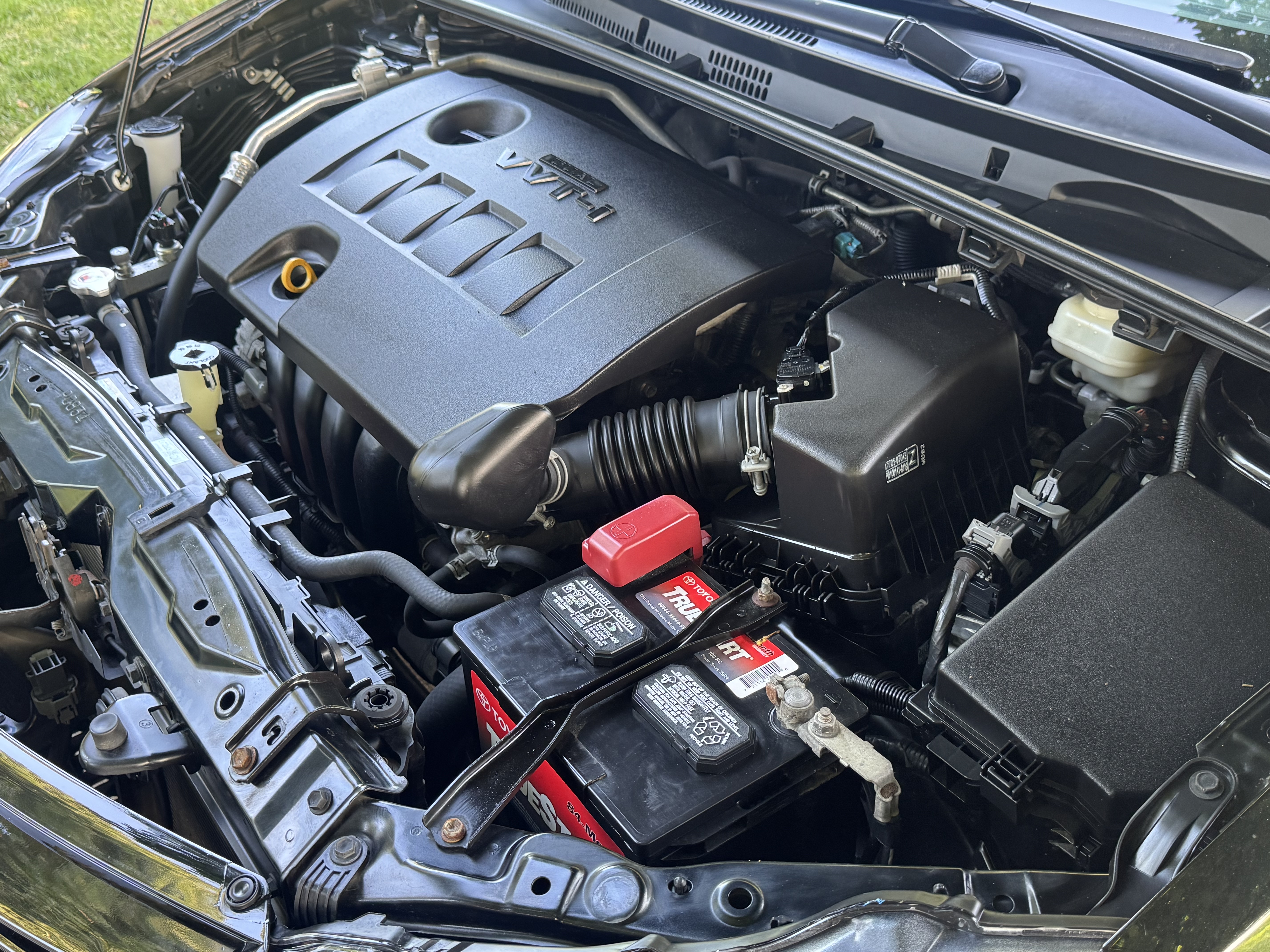 Used 2018 Toyota Corolla Sedan w/ LE Premium Package FWD image 8