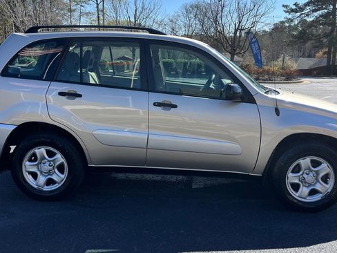 Used 2004 Toyota RAV4 image 4