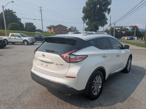 Used 2016 Nissan Murano AWD SL image 2