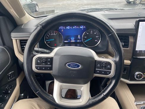 Used 2022 Ford Expedition Limited image 13