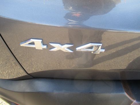 Used 2017 Jeep Renegade Latitude image 9