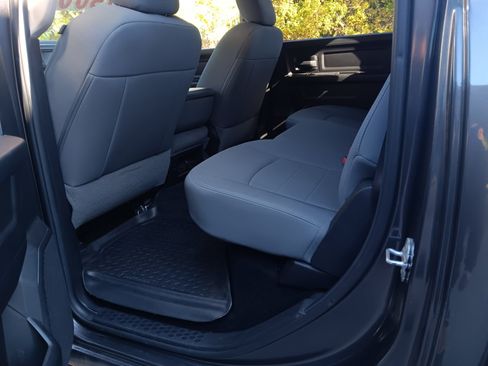 Used 2014 RAM 1500 Express image 6