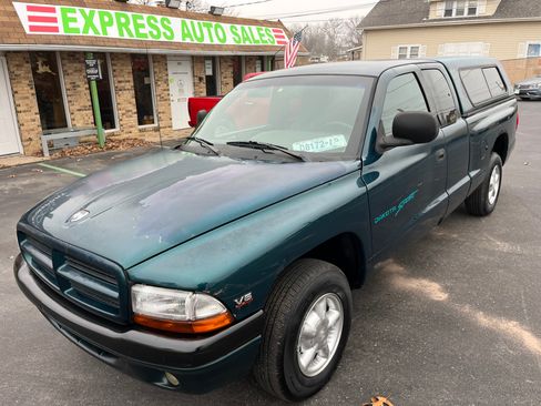Used 1997 Dodge Dakota Sport image 1