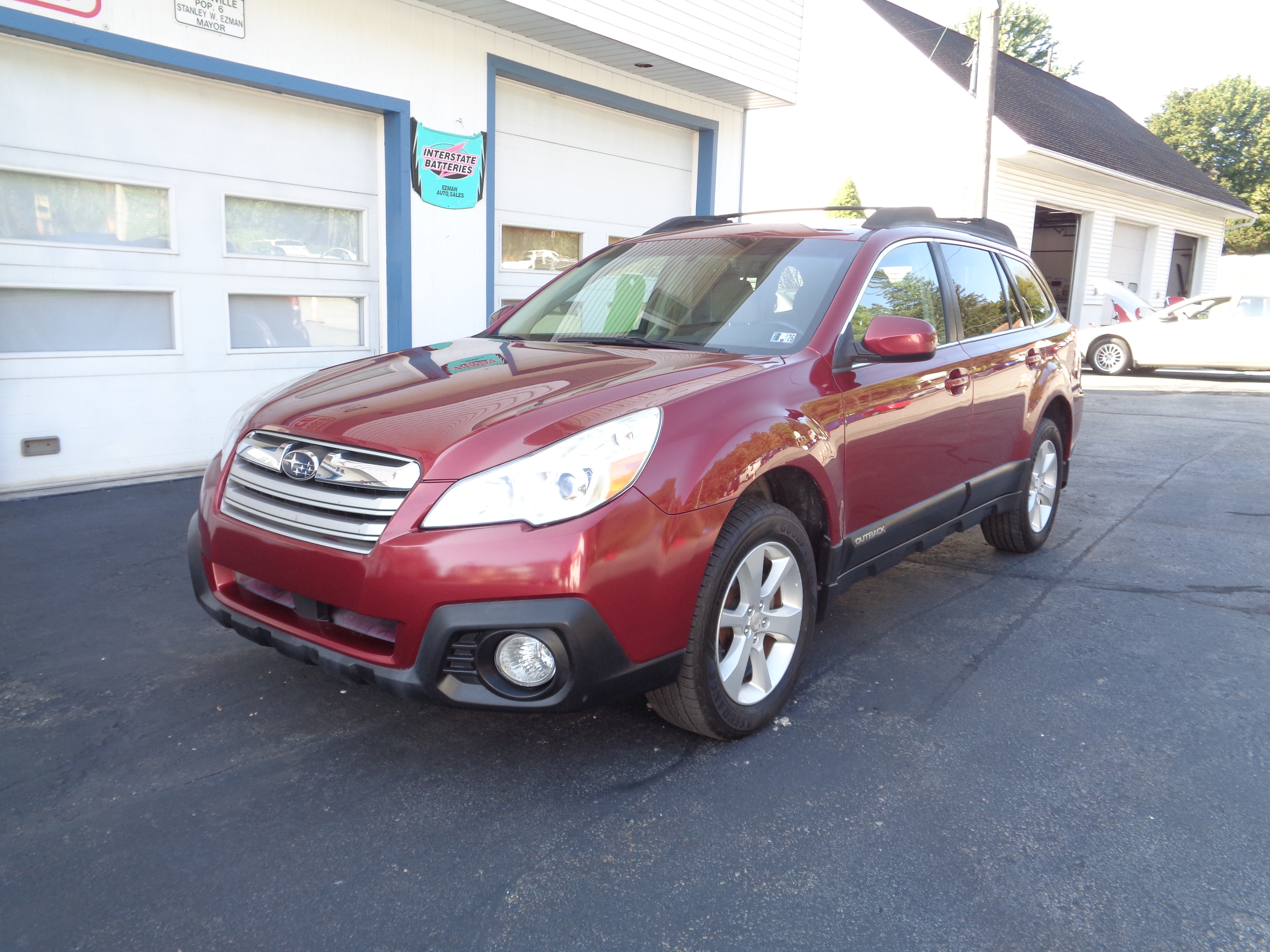 Used 2013 Subaru Outback 2.5i Premium AWD/4WD image 1