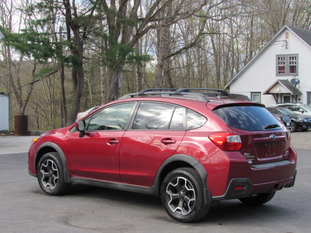 Used 2013 Subaru XV Crosstrek 2.0i Premium AWD/4WD image 5