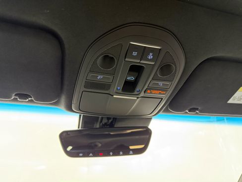 Used 2019 Genesis G70 3.3T Advanced image 25