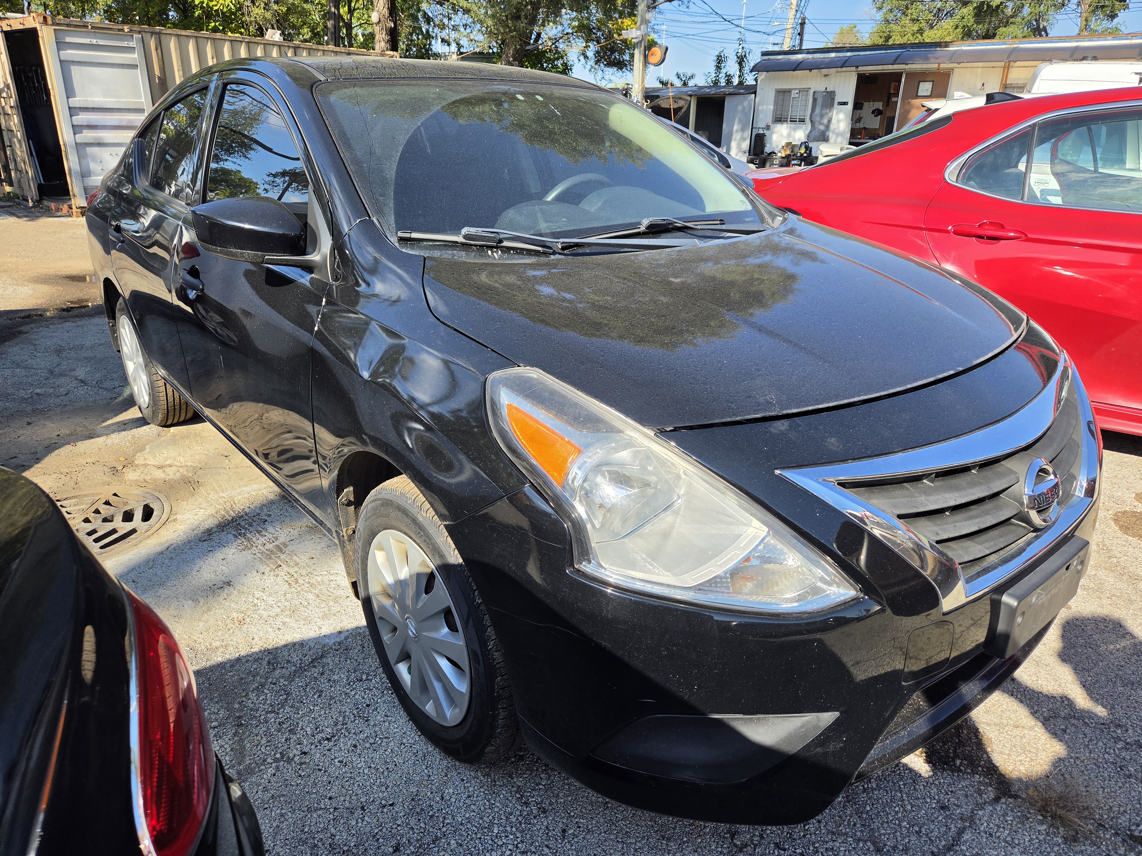 Used 2018 Nissan Versa SV FWD image 2