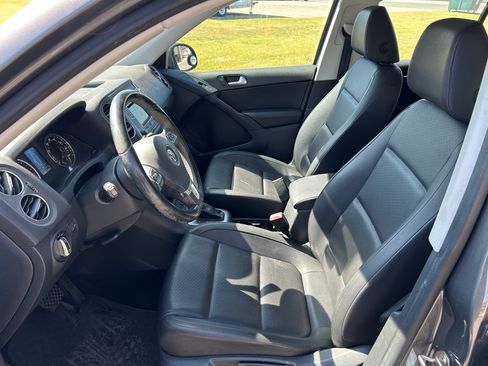 Used 2016 Volkswagen Tiguan FWD image 10