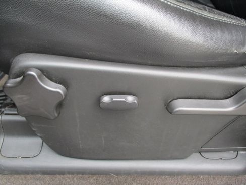 Used 2011 Chevrolet Silverado 1500 LT Z71 AWD/4WD image 18