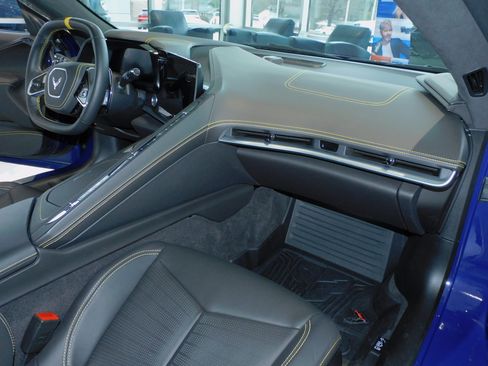 Certified 2025 Chevrolet Corvette Premium Conv w/ 3LT image 5