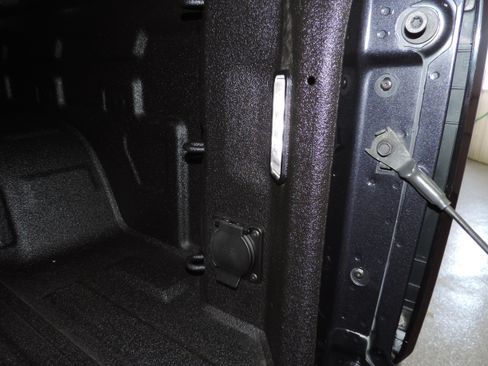Used 2023 GMC Sierra 1500 4WD Crew Cab Elevation image 27