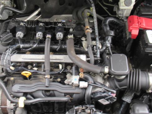 Used 2018 Nissan Kicks S image 22