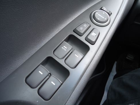 Used 2012 Hyundai Sonata GLS image 16