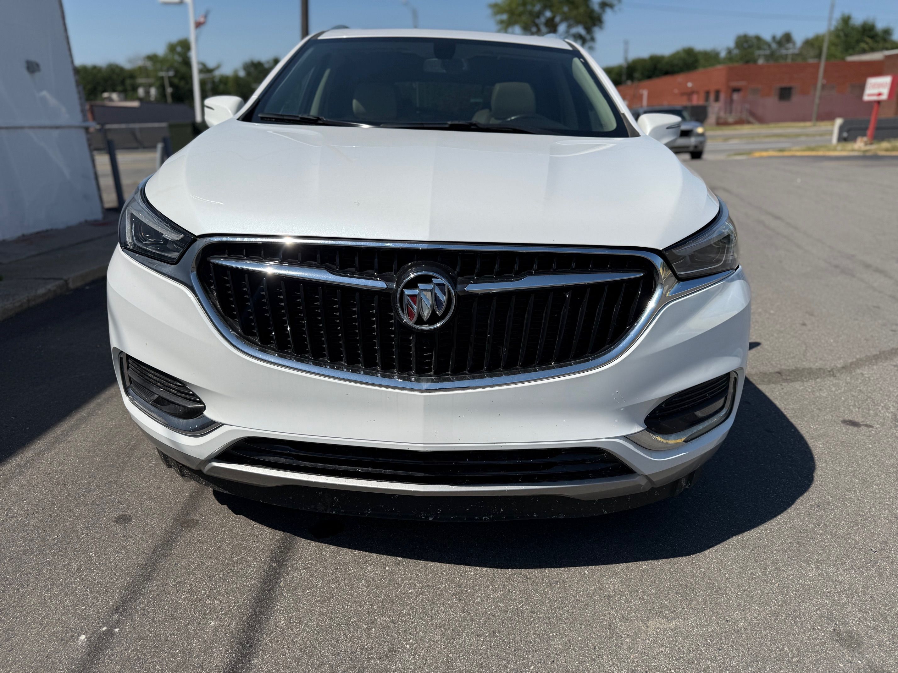 Used 2020 Buick Enclave AWD Essence image 2