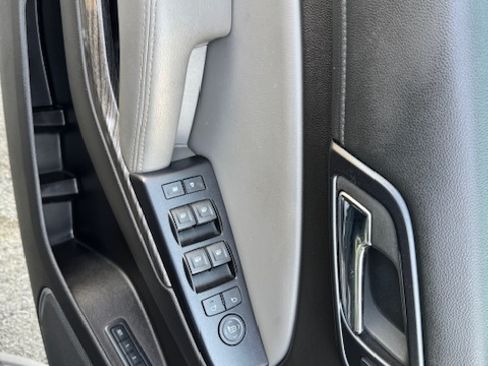 Used 2015 Chevrolet Tahoe LT image 8