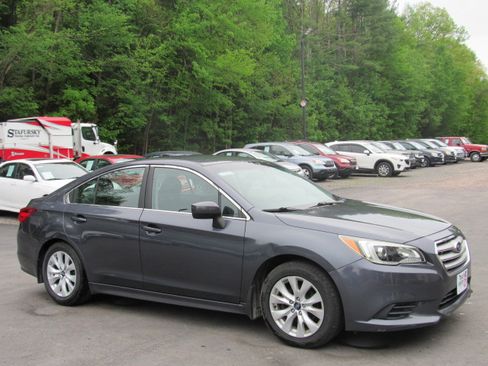 Used 2015 Subaru Legacy 2.5i Premium AWD/4WD image 10
