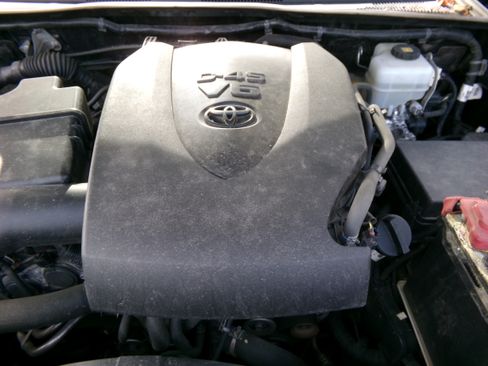 Used 2017 Toyota Tacoma 4x4 Double Cab TRD Off-Road image 19