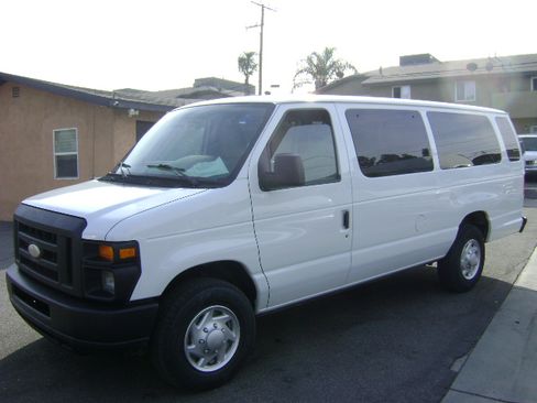 Used 2014 Ford E-350 and Econoline 350 XL image 4