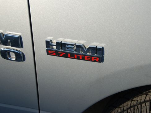 Used 2016 RAM 1500 2WD Quad Cab ST image 11