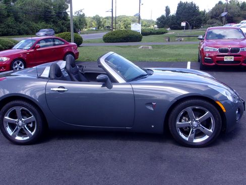 Used 2008 Pontiac Solstice GXP Convertible RWD image 4