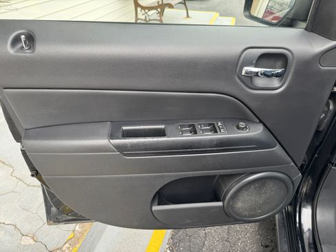 Used 2015 Jeep Patriot High Altitude image 8