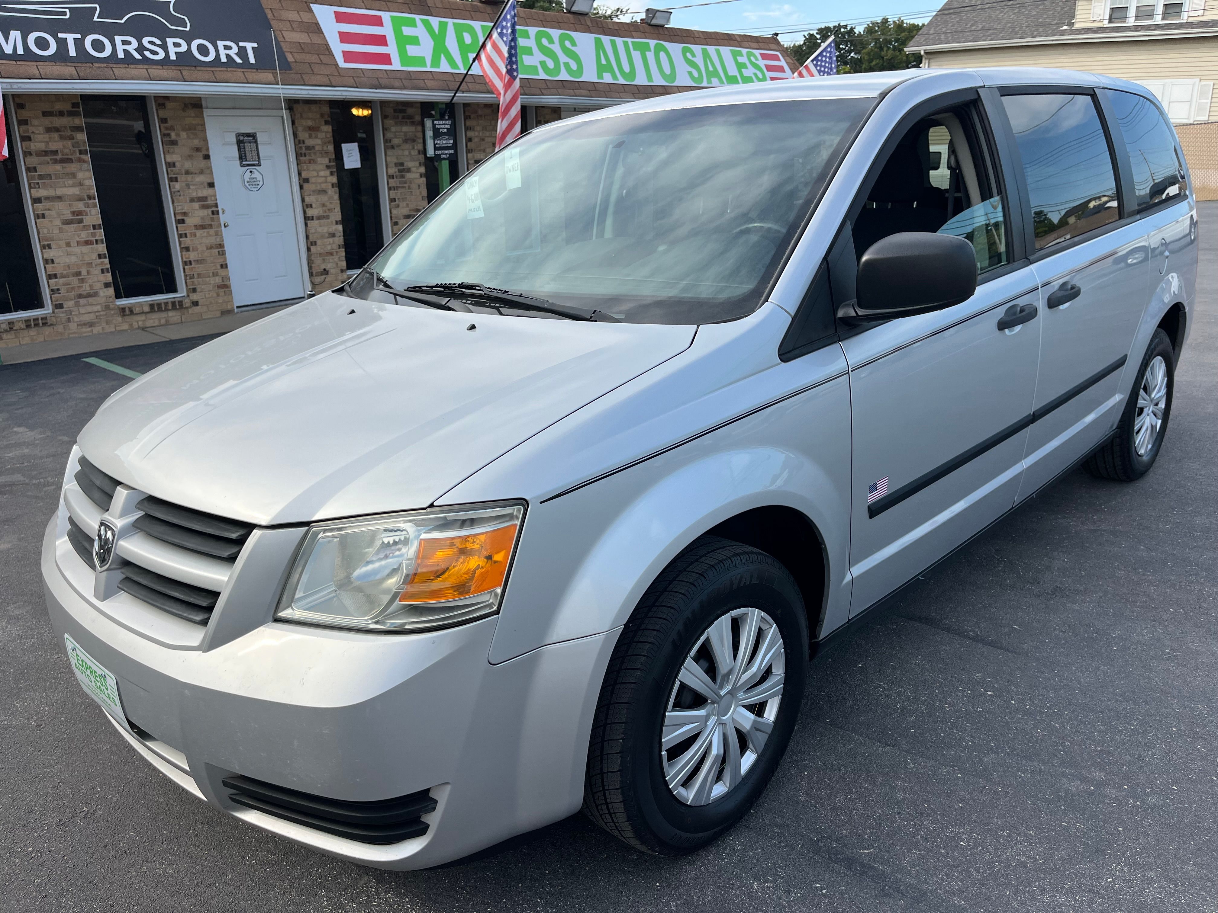 Used 2008 Dodge Grand Caravan SE FWD image 1