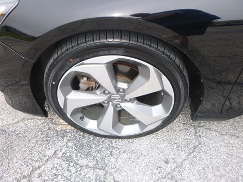 Used 2018 Honda Accord 1.5T Touring image 9