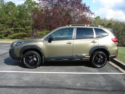 Used 2025 Subaru Forester Wilderness image 17