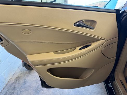 Used 2009 Mercedes-Benz CLS 550 w/ Premium Package image 23