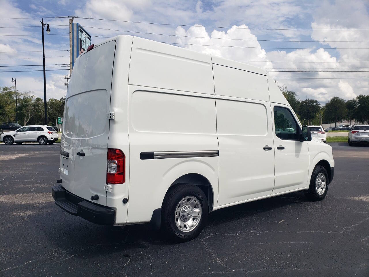 Used 2021 Nissan NV 2500 High Roof RWD image 3