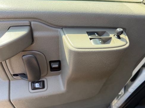 Used 2020 Chevrolet Express 2500 image 12