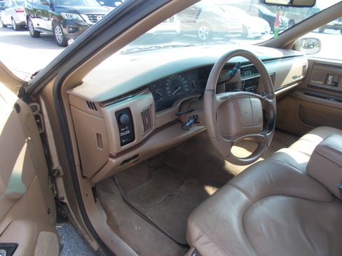 Used 1996 Buick Roadmaster Limited Sedan RWD image 6