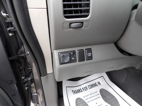 Used 2019 Nissan Frontier 2WD Crew Cab SV image 7