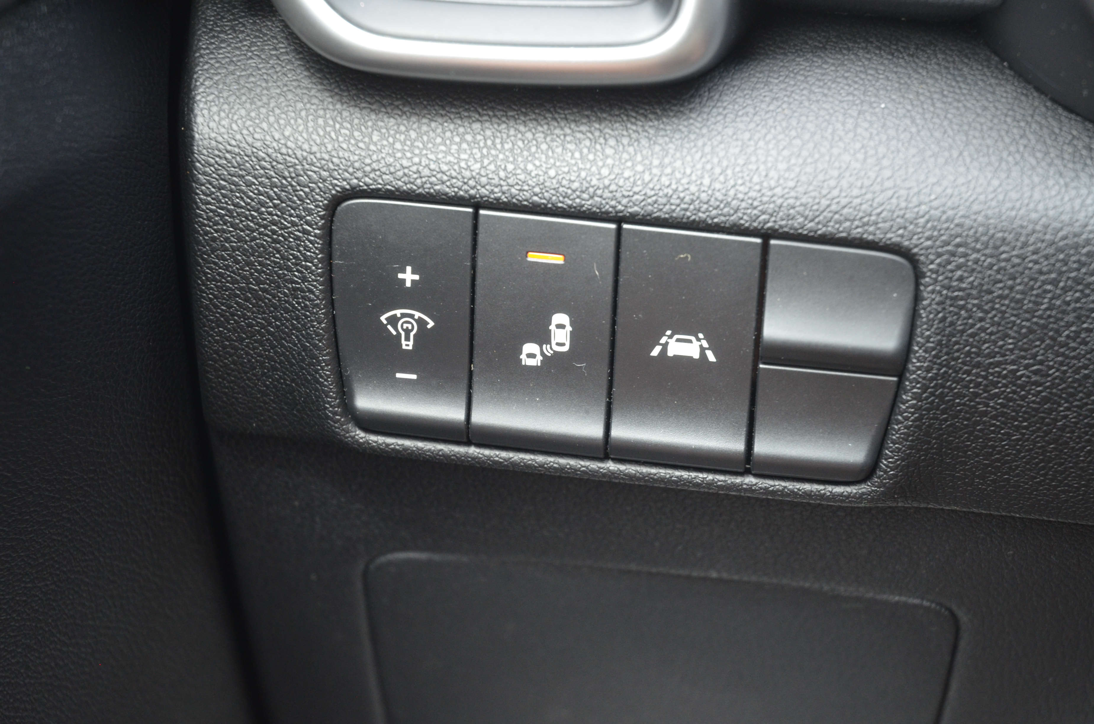 Used 2022 Kia Sportage AWD Nightfall Edition image 16