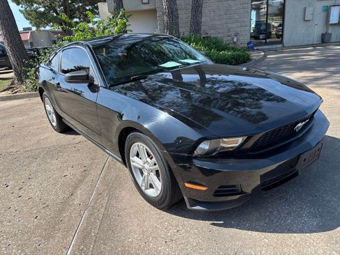 Used 2012 Ford Mustang Coupe RWD image 4