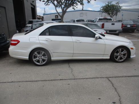 Used 2013 Mercedes-Benz E 350 4MATIC Sedan image 1