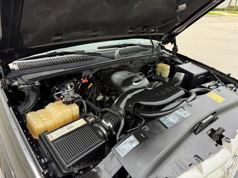 Used 2002 Cadillac Escalade image 18