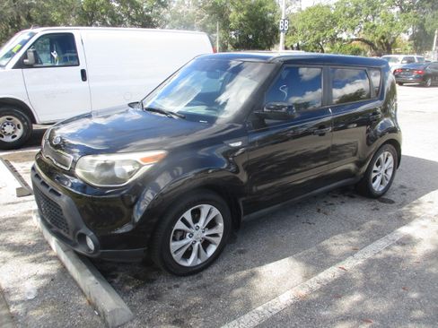 Used 2014 Kia Soul S image 2