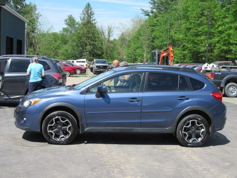 Used 2013 Subaru XV Crosstrek 2.0i Premium AWD/4WD image 3