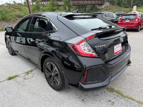 Used 2018 Honda Civic EX Hatchback image 7